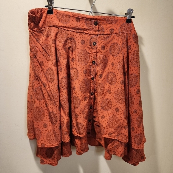 Torrid medallion tiered skater skirt size 1 - Picture 2 of 9